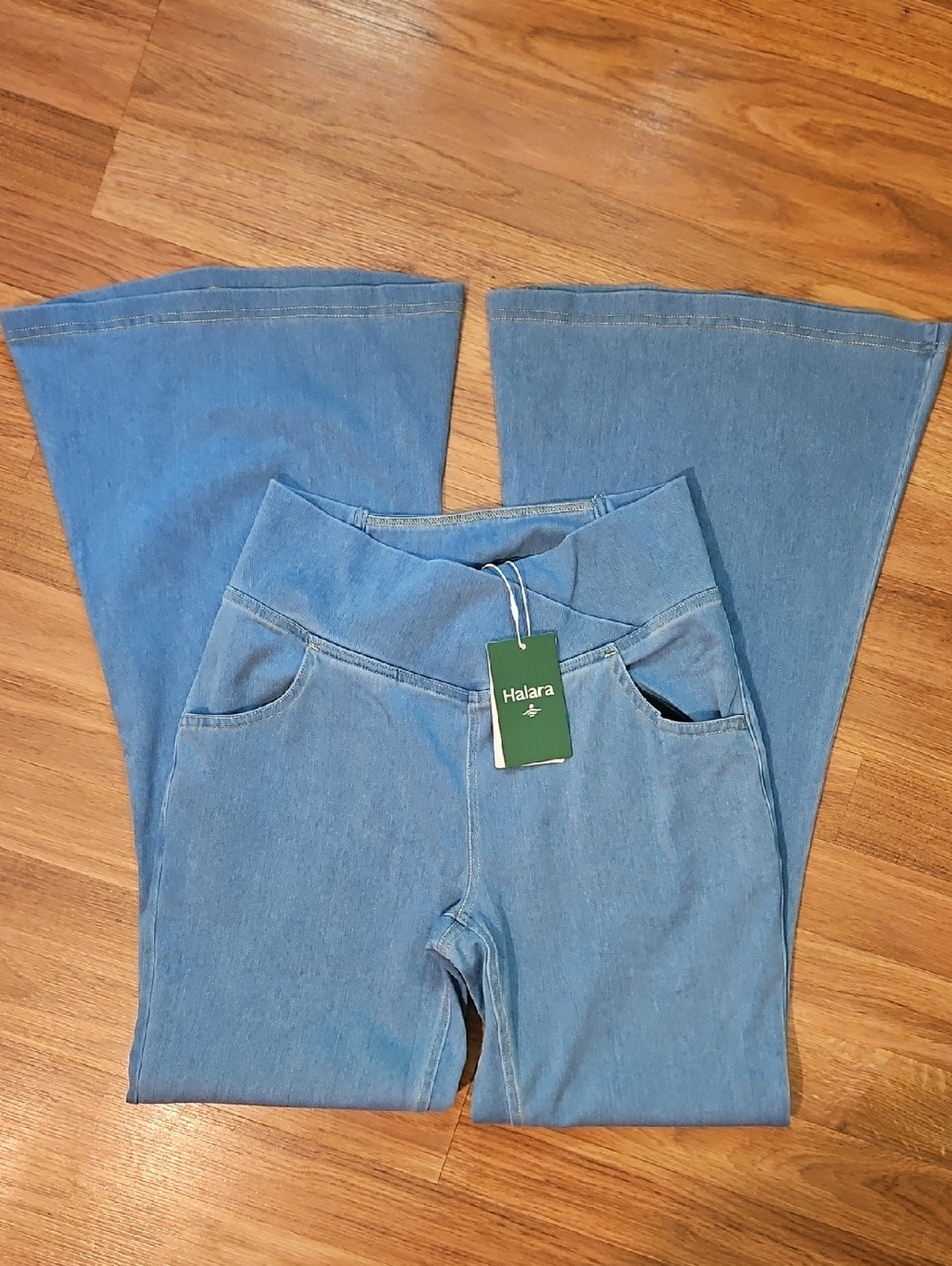 NWT Halara Flex Denim Pull On Flare Pants Size Medium